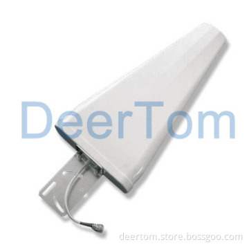 698-2700MHz 4G LTE Yagi Antenna 12dBi LPDA Antenna Log Periodic Antenna Outdoor Directional High Gain Antenna